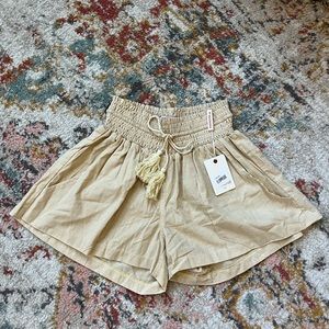 NWT Linen shorts